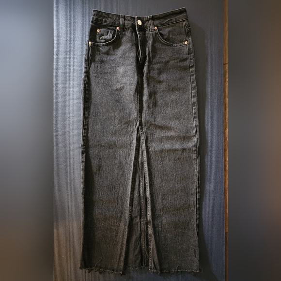 Stradivarius Denim Skirt - Picture 1 of 4